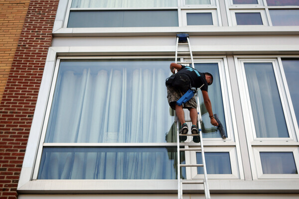 Window Cleaning Services in Westminster, CA (1)